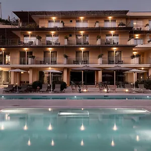 Resort Luna Minoica And, Montallegro