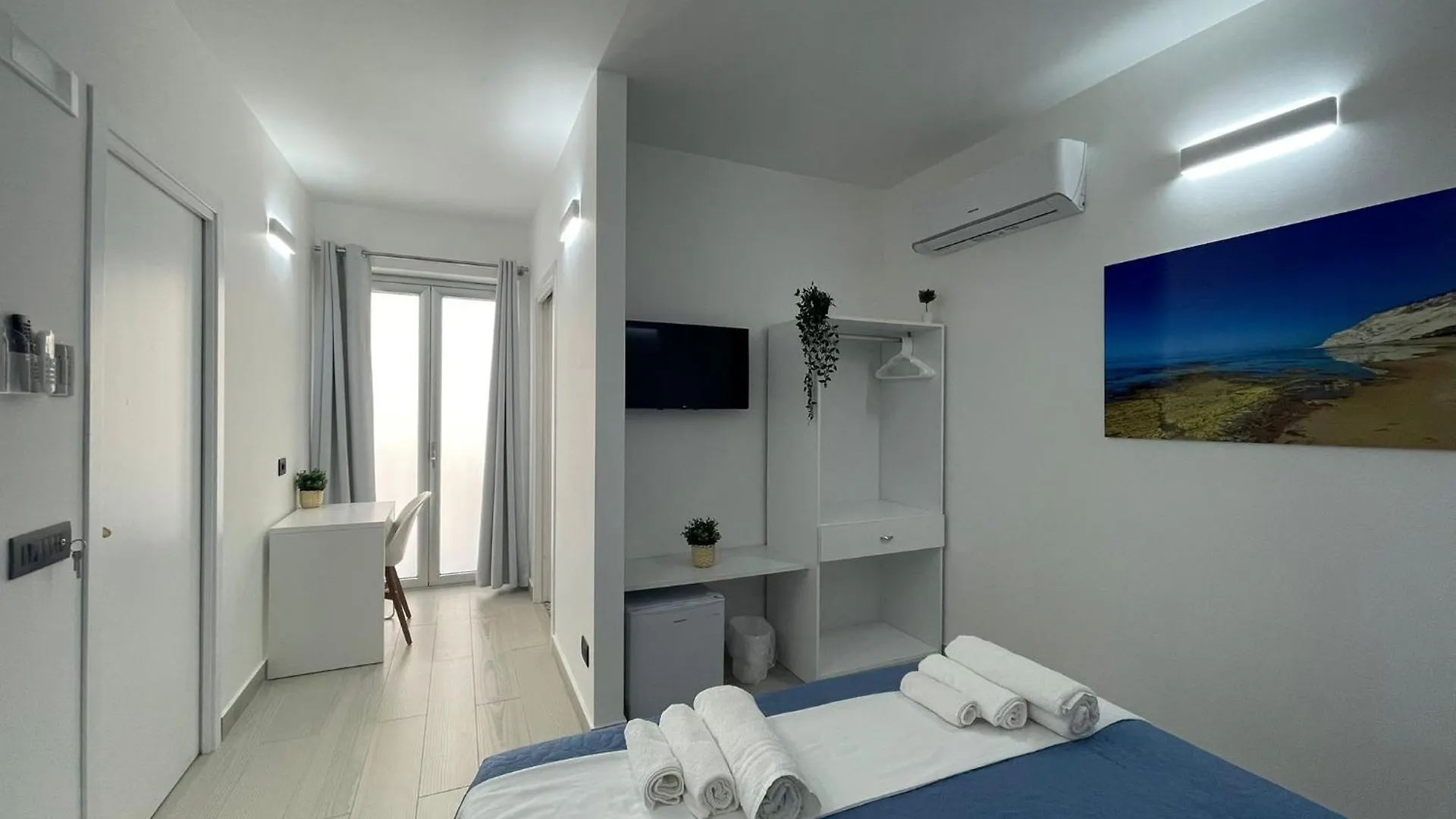 Pizzuco Holiday Rooms Montallegro Guest house